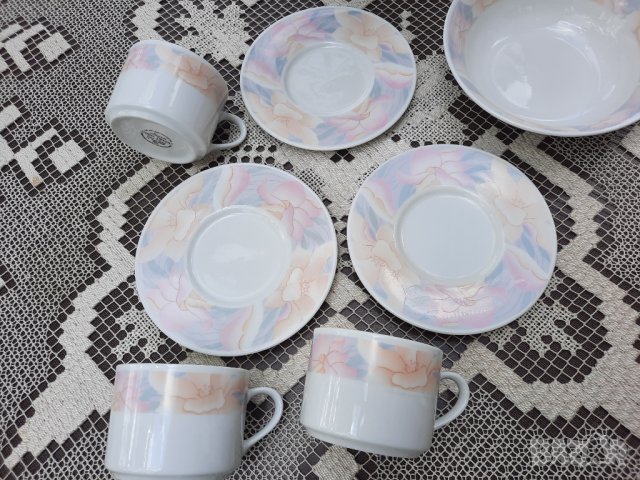 Чаени чаши с чинийки 3 бр. и купа, снимка 3 - Сервизи - 33651558