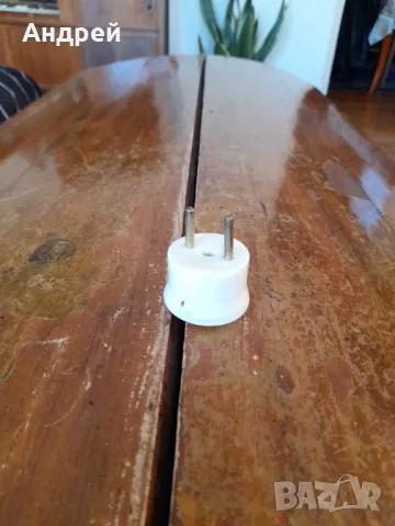 Стар електрически щепсел #9