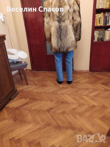 Продавам късо зимно дамско кожено палто,  канадски вълк, снимка 4 - Палта, манта - 37660850