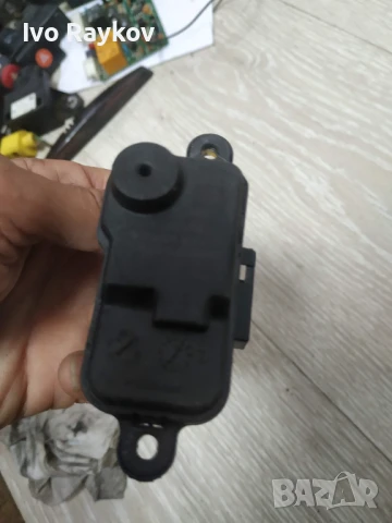 Моторче , капак резервоар за AUDI A1 A3 A6 A7 , 4L0862153C, снимка 5 - Части - 51015615