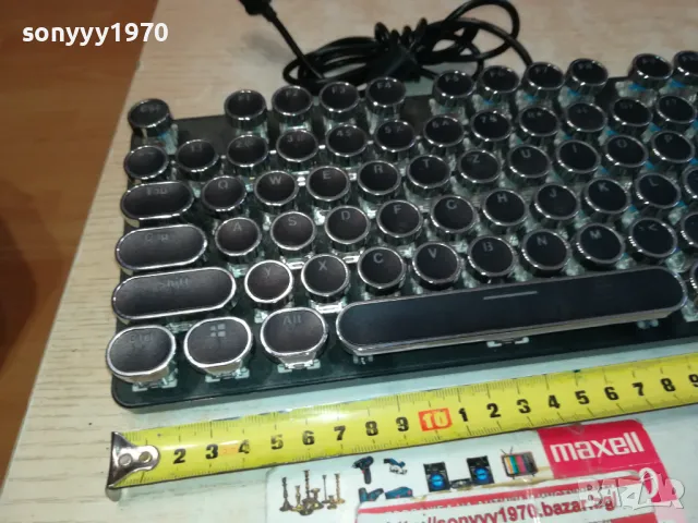 РЕТРО КЛАВИАТУРА ОТ ГЕРМАНИЯ 0602251017, снимка 2 - Аксесоари за кухня - 48988882