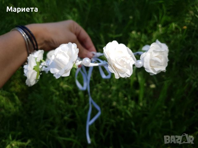 Венец за коса в бяло с Цветя и перлички за Сватба или Кръщене Аксесоар за коса Бяло Венче с цветя , снимка 3 - Аксесоари за коса - 36735613