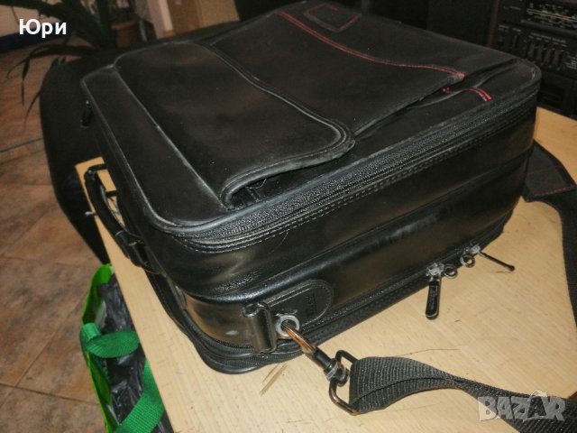 Продавам отлична черна кожена чанта за лаптоп 13-14",TARGUS, снимка 5 - Части за лаптопи - 43716247