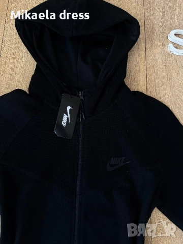 Дълго спортно горнище на Nke в черен цвят, с чист и елегантен дизайн. Подходящо за спорт и ежедневие, снимка 3 - Спортни екипи - 52598967