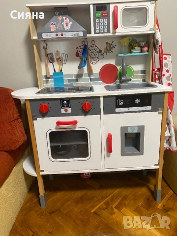 Детска дървена кухня