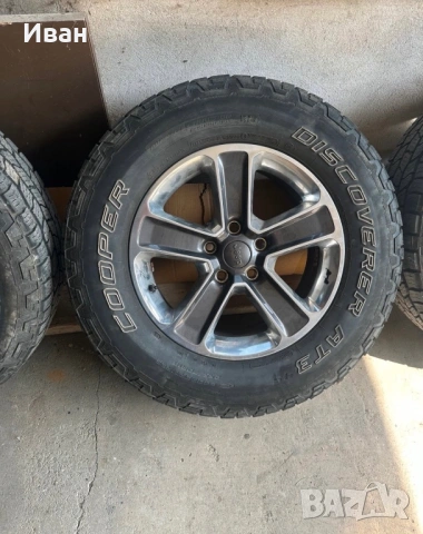 Оригинален комплект джанти JEEP WRANGLER SAHARA JL гуми 255/70/18, снимка 3 - Гуми и джанти - 53573421