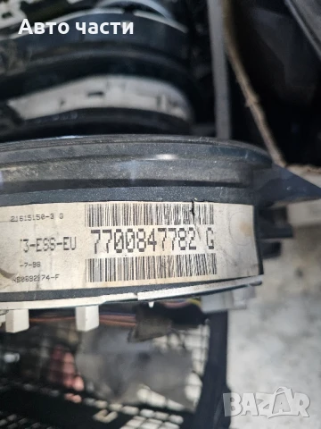 скоростомер на Renault Megane 7700847782G, снимка 2 - Части - 51407442