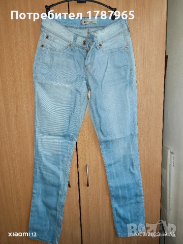 Нови дамски дънки Levi's, снимка 2 - Дънки - 51055496