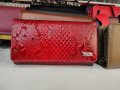 Дамско портмоне от естествена кожа/в червен цвят / /Reform/П094