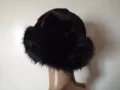 Дамска пухкава шапка в черен цвят, снимка 17