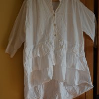 Бяла памучна банкетна риза с къдрици и 3/4 ръкав, снимка 1 - Ризи - 43111725