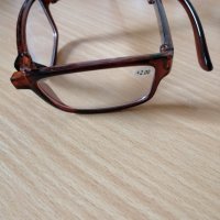 Модерни нови очила , снимка 1 - Слънчеви и диоптрични очила - 43602070