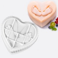 Голямо дълбоко сърце с бебешки крачета в ръце силиконова форма молд за кекс сладкиш десерт желе и др, снимка 1 - Форми - 26288799