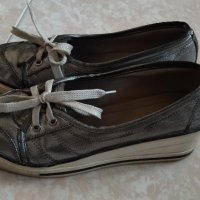 Спортни обувки , снимка 1 - Маратонки - 38309523