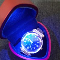 Дамски часовник в светеща подаръчна кутия , снимка 5 - Дамски - 40002538