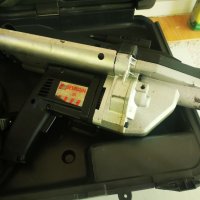 BETAGUN III е електрически пистолет за двукомпонентни палиурутанови лепила.  230V 50Hz Made 500W Mad, снимка 4 - Други инструменти - 33385191