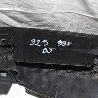 Предна решетка с емблема Мазда 323 бж 99г Mazda 323 bj 1999, снимка 2 - Части - 43313065