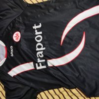 Футболна блуза на eintracht frankfurt, снимка 1 - Спортни дрехи, екипи - 26771581