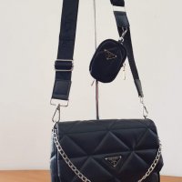 Черна чанта Prada , снимка 4 - Чанти - 30848131