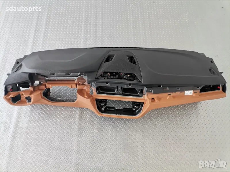 Ново Табло BMW 5 G30 G31 G38 Lci без HUD Cognac гума, снимка 1