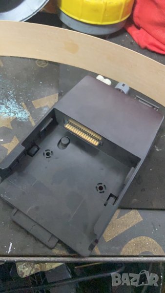 Becker map pilot стойка за модул в жабката c117 cla  a1728100011 C class w204 facelift w212 glk gla , снимка 1