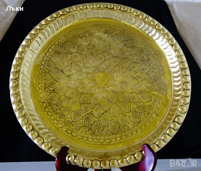 Бронзов поднос 35 см.,500 гр.,богата орнаментика. , снимка 1