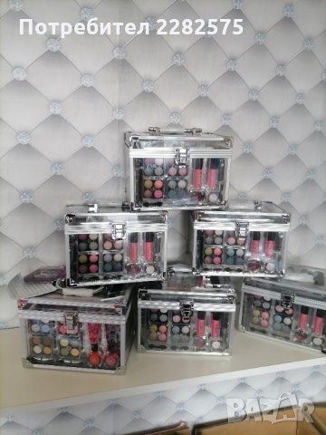 Прозрачни куфарчета с гримове с немско качество 