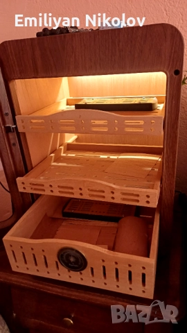 Продавам хумидор, снимка 2 - Други ценни предмети - 52846287