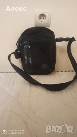продавам чантичка на Nike 