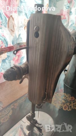 Продавам руска шевна машина шкаф, снимка 5 - Други стоки за дома - 37841906