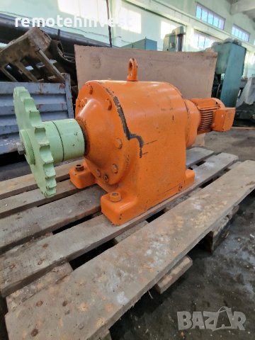 Мотор- Редуктор SEW-Eurodrive R100R70DT100L, снимка 2 - Други машини и части - 43280470