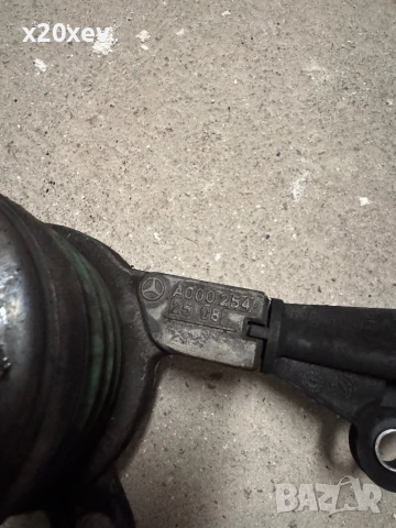 Лагер помпа мерцедес w204 2.2 170hp, снимка 2 - Части - 49858029