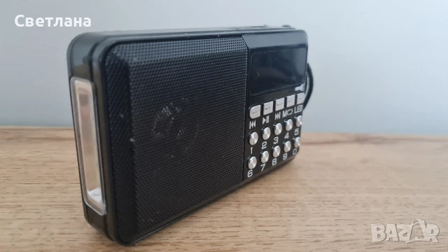Джобно радио с фенерче и карта памет, снимка 5 - Радиокасетофони, транзистори - 51407826