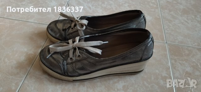 Спортни обувки 