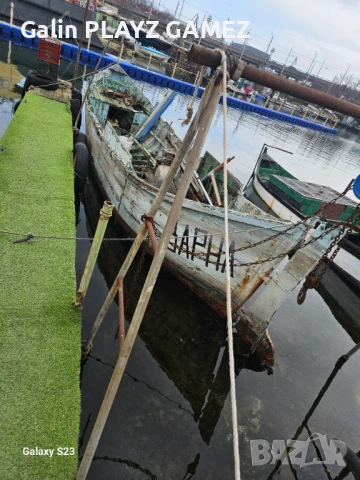 Лодка продава се 