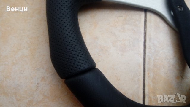    Оригинален спортен волан MOMO Trek TRK 35B K0B 350 мм. естествена кожа., снимка 12 - Аксесоари и консумативи - 35650318
