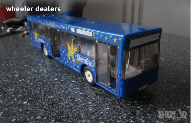 Метална количка Метален автобус Mercedes-Benz 0405 на SIKU 1:55, снимка 5 - Колекции - 38958824