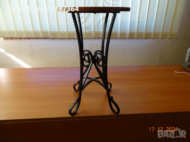 табуретка ковано жжелязо - височина 45 см седалка диаметър 28 см, снимка 1