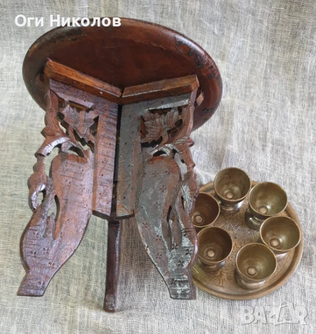 Стара арабска дървена масичка и комплект ръчноковани чаши с поднос, снимка 5 - Антикварни и старинни предмети - 50593474