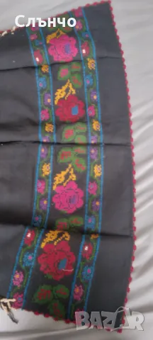 Ръчно бродирани престилки, снимка 8 - Антикварни и старинни предмети - 49553759