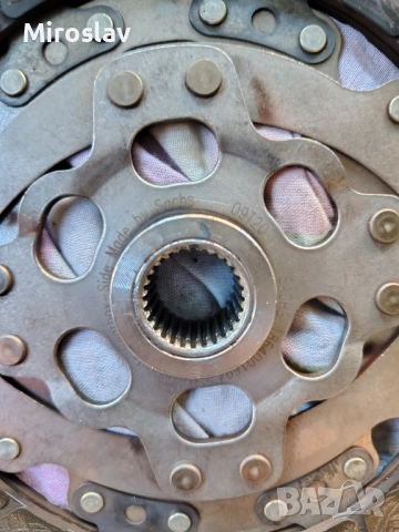 Притискателен Диск и Феродов диск за 1.9 105кс Фолцфаген Транспортер Т5, снимка 2 - Части - 52250424