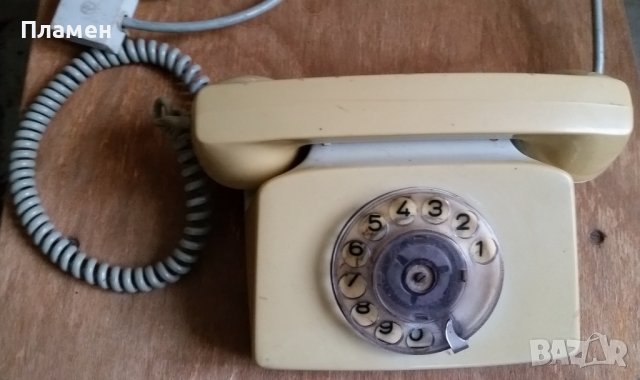 Стар домашен телефон с шайба