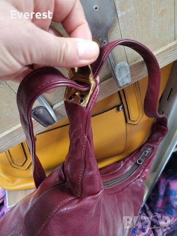 Малка чанта в бордо с регулираща дръжка, снимка 5 - Чанти - 39904466