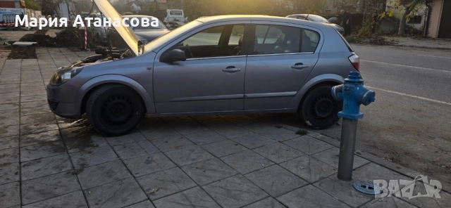 Опел Астра Н 1.6,105кс, снимка 3 - Автомобили и джипове - 52480422