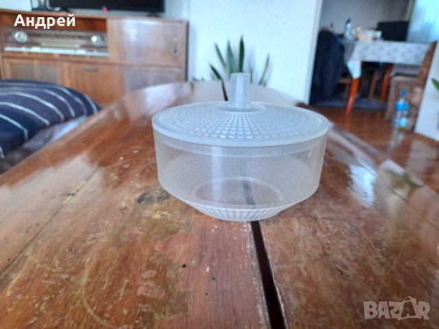 Стара пластмасова захарница