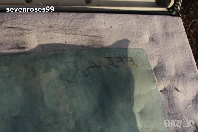 Стъкло задно дясно Форд Фокус 1 2001 4врати Ford Focus 1, снимка 2 - Части - 48580257