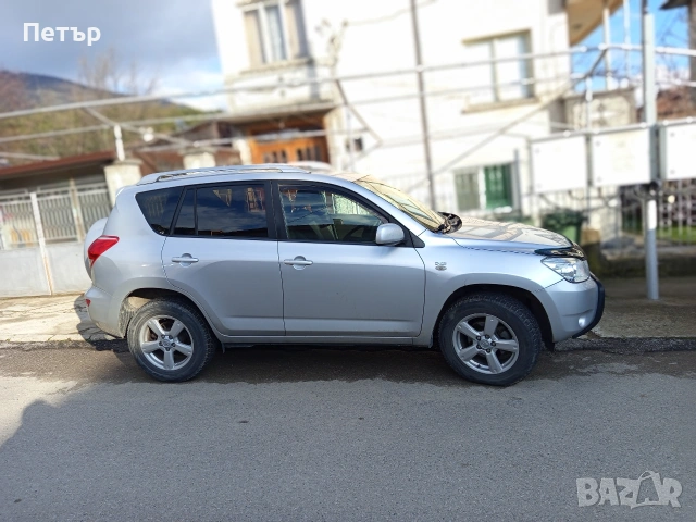 Продава се поради закупен по нов рав4 , снимка 4 - Автомобили и джипове - 53583829