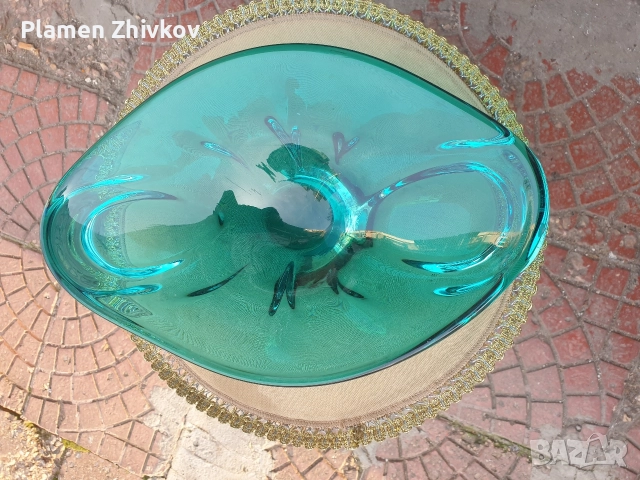 голяма масивна фруктиера от ръчно изтеглено стъкло