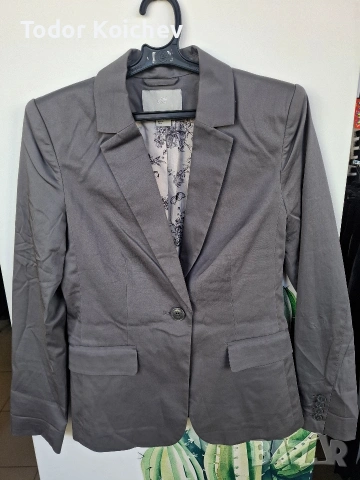 Продавам дамски маркови сака работя с еконт и спееди, снимка 7 - Сака - 53581238