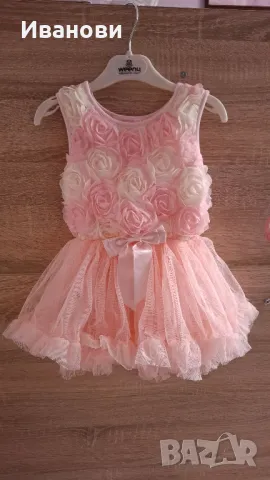 Страхотна розова рокля с рози за малко момиченце на 1 година, снимка 3 - Бебешки рокли - 49894514